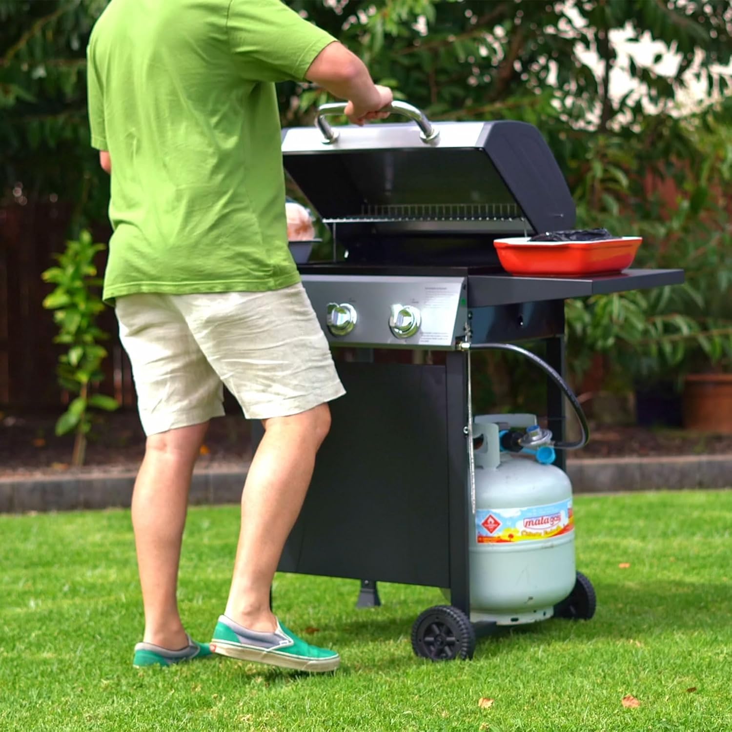 Cuisinart 4 Burner Propane Gas Grill Portable BBQ with Lid Wheels Side Shelves
