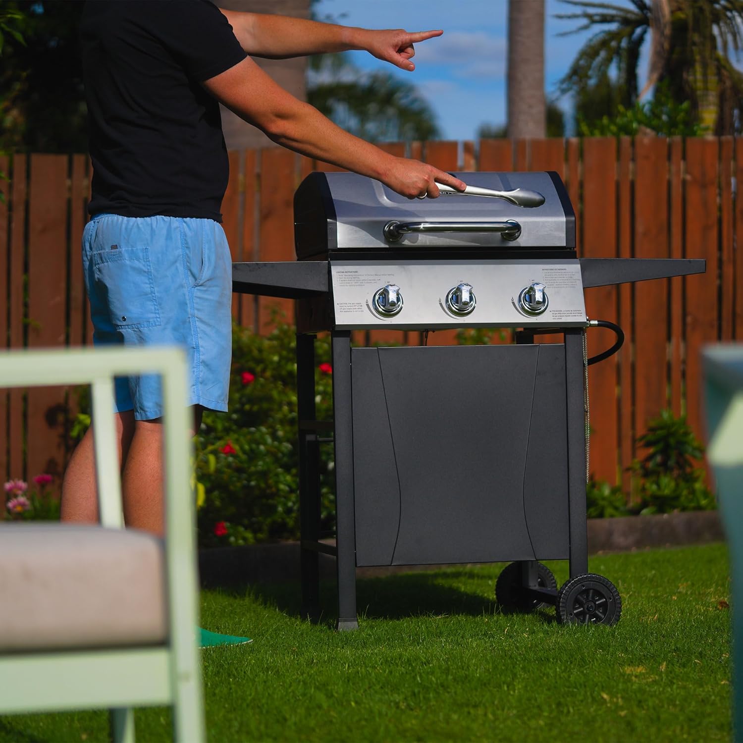 Cuisinart 4 Burner Propane Gas Grill Portable BBQ with Lid Wheels Side Shelves
